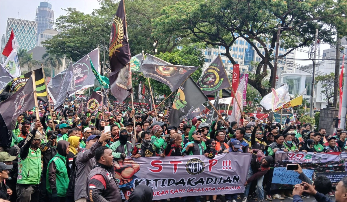 Klaim Massa Demo Ojol di Jakarta Capai 50.000 Orang, Faktanya Berapa?