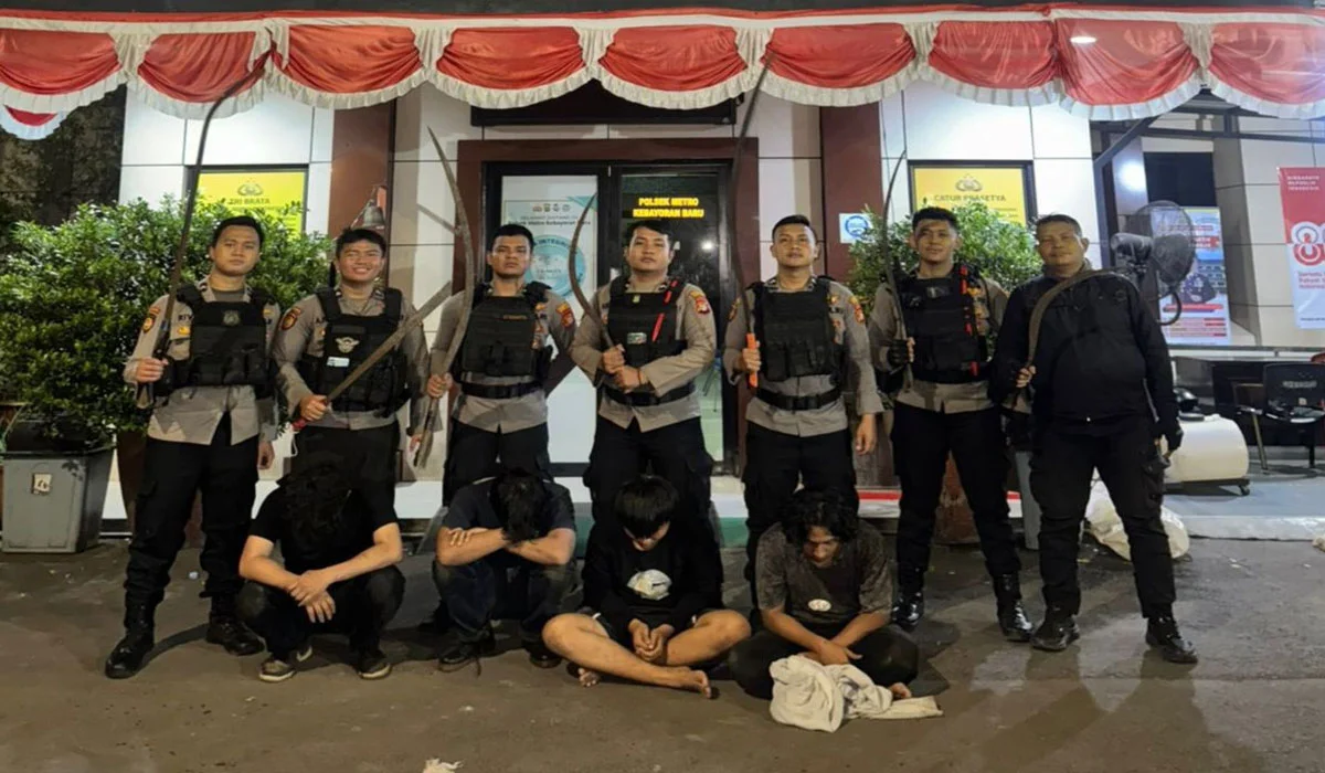 Polisi Tangkap Empat Pemuda yang Hendak Tawuran di Kemang Village