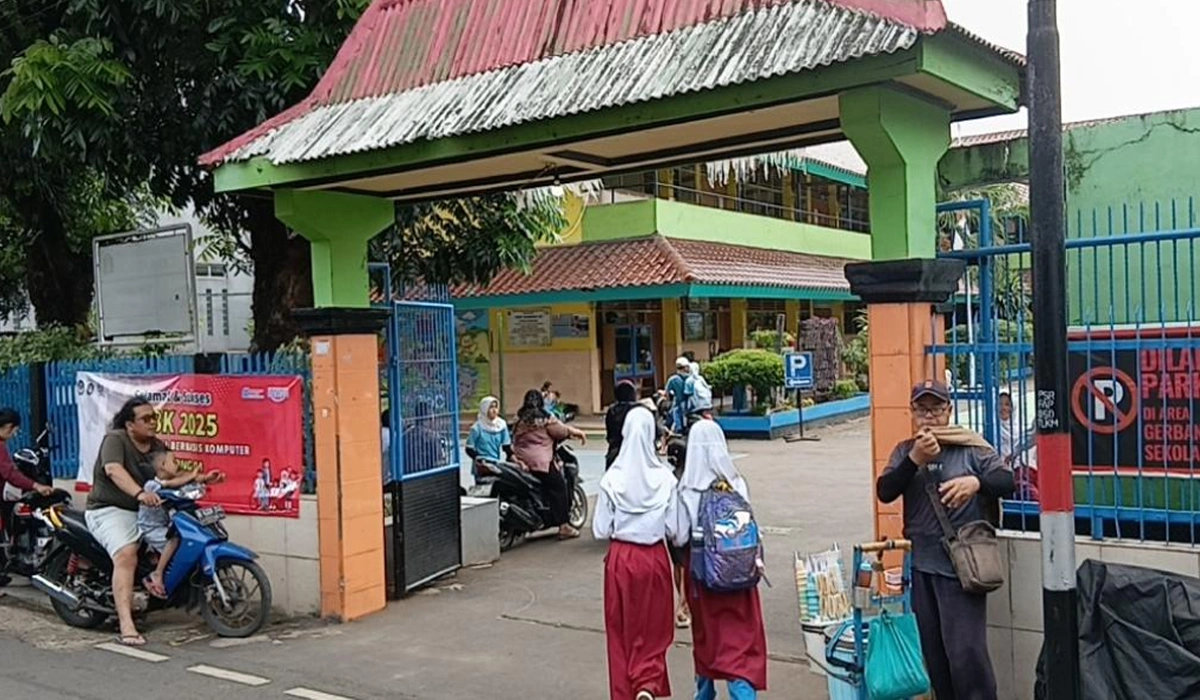 Proses-Distribusi-MBG-ke-SDN-01-Gedong