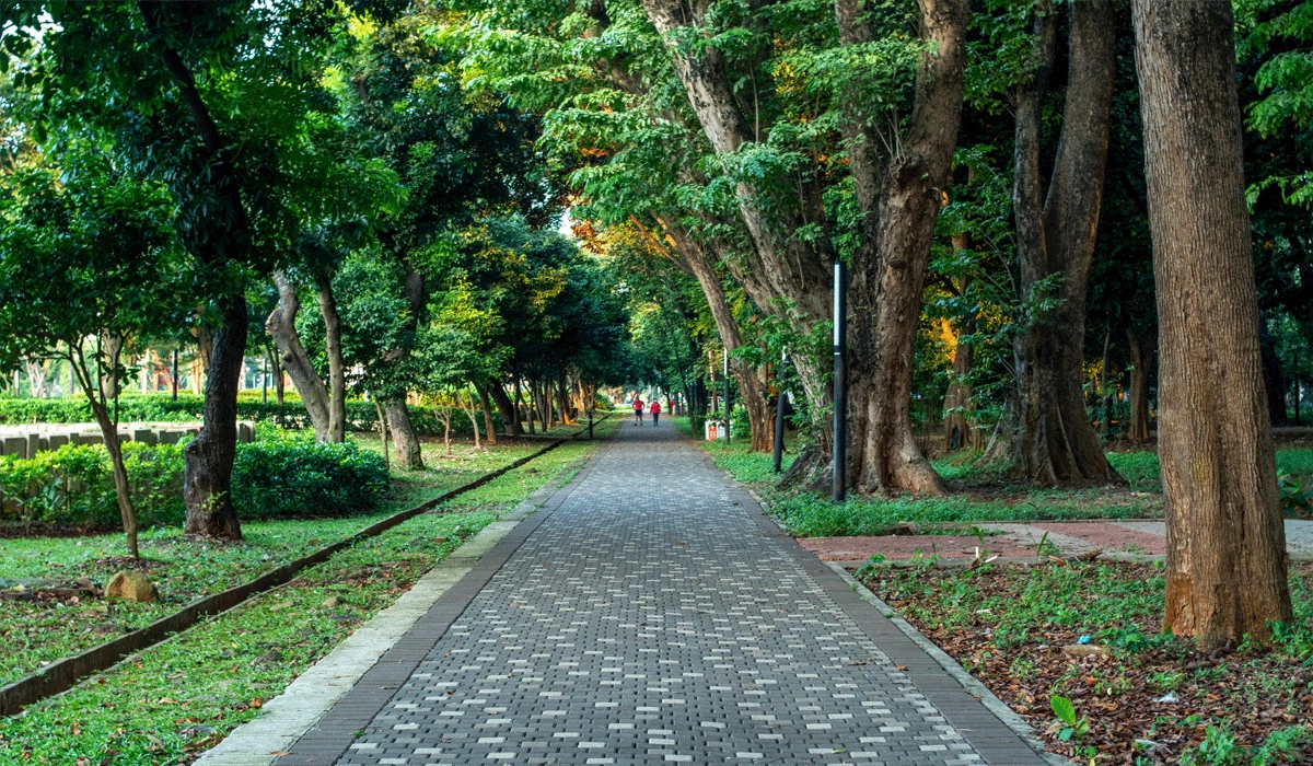 Pramono Dorong Warga Hidup Sehat Dengan Manfaatkan Taman Kota