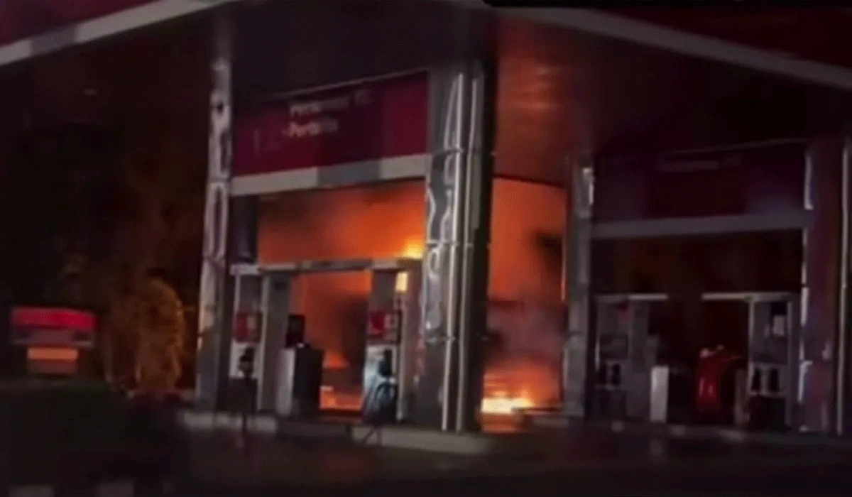 Mobil Tangki BBM Di SPBU Kemanggisan Terbakar, Kerugian Rp2,5 Miliar Dan Satu Luka Ringan