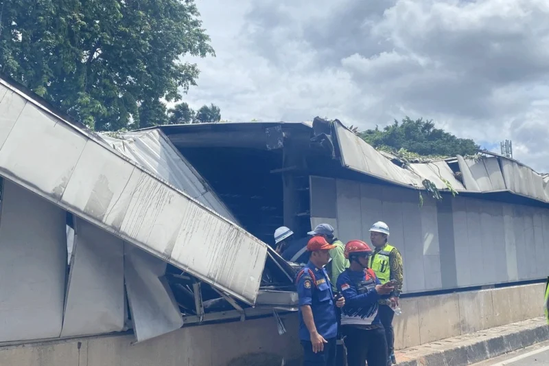 MRT Jakarta Jalankan, Terbatas Usai Gangguan Akibat Pohon Tumbang