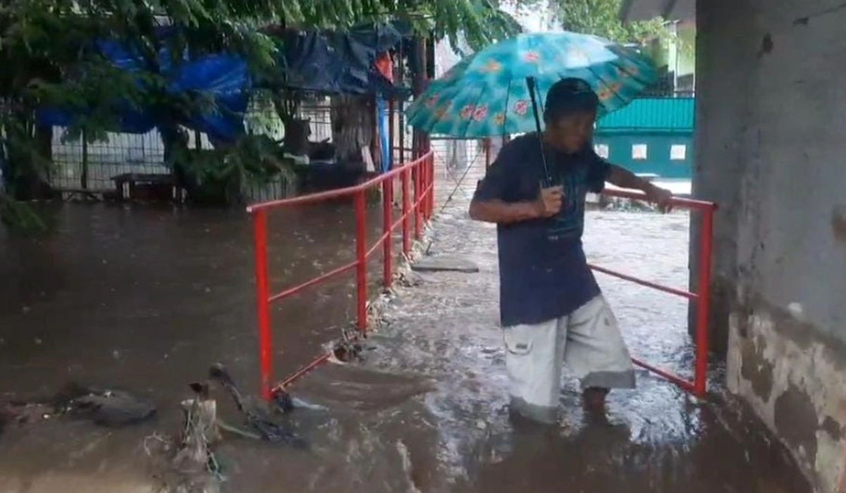 Kali-Ciliwung-Meluap,-15-RT-di-Jakarta-Timur-Terendam-Banjir